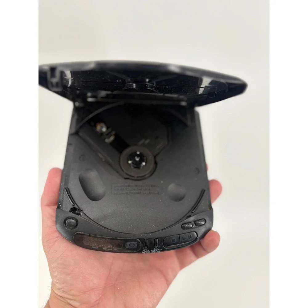 Sony Discman D-131 Portable CD‎ Player Black Mega Bass AVLS Vintage 1994 Parts